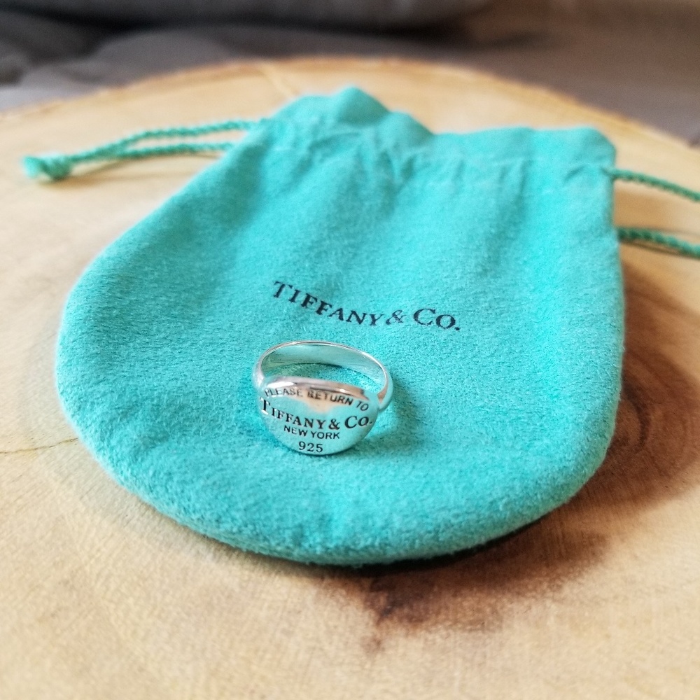 Tiffany & Co "Please Return To" Oval Ring